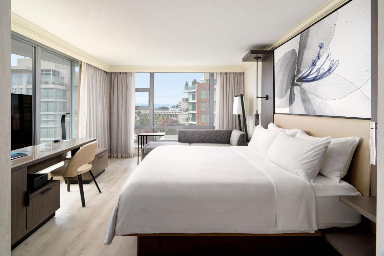 Victoria Marriott Inner Harbour Экстерьер фото
