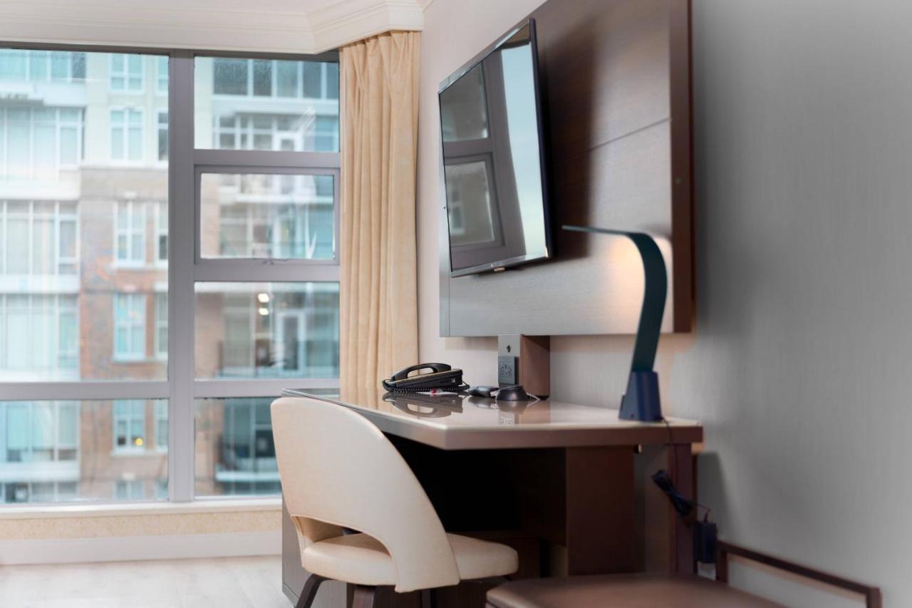 Victoria Marriott Inner Harbour Экстерьер фото