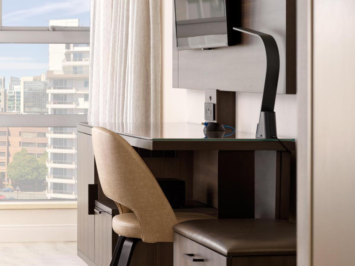 Victoria Marriott Inner Harbour Экстерьер фото