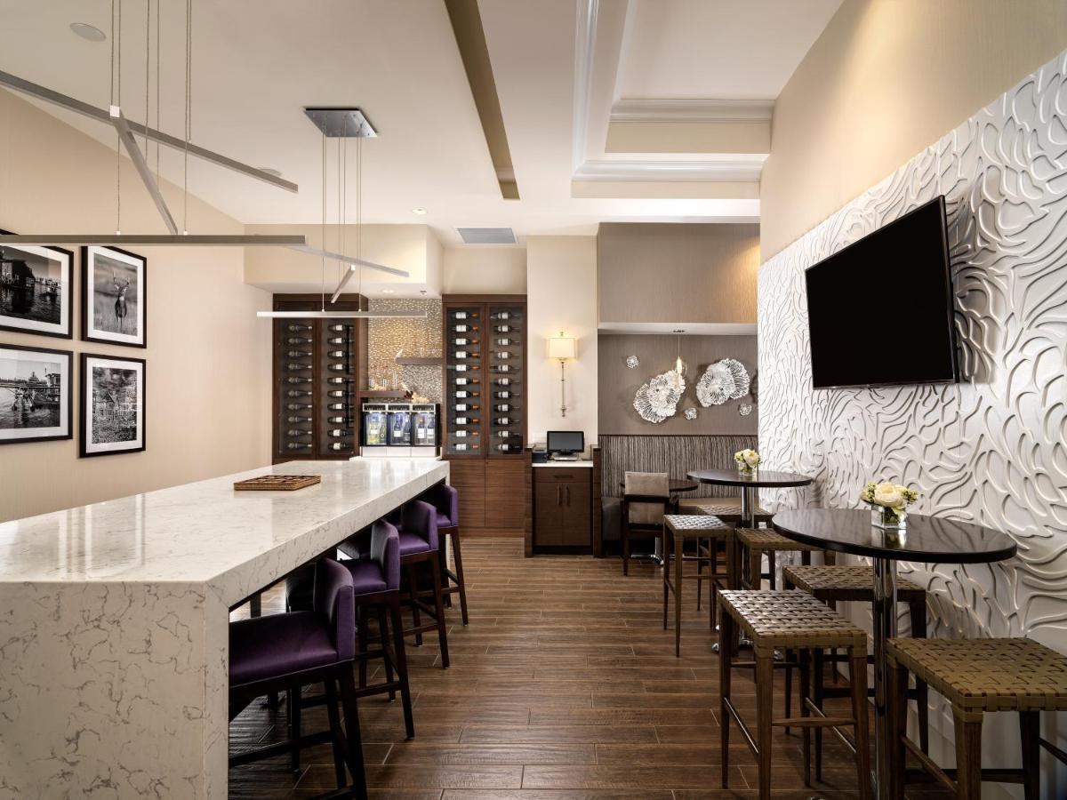 Victoria Marriott Inner Harbour Экстерьер фото